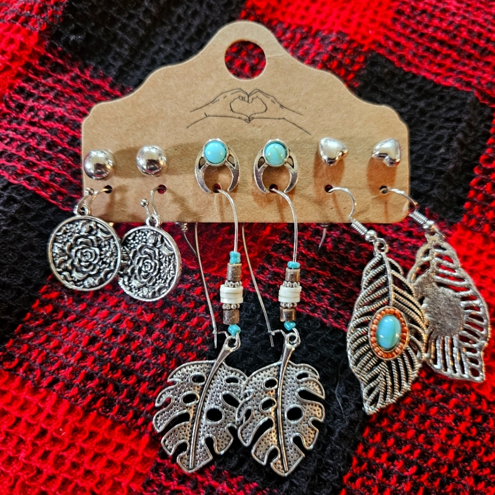 *Free with 30$ purchase Western earrings